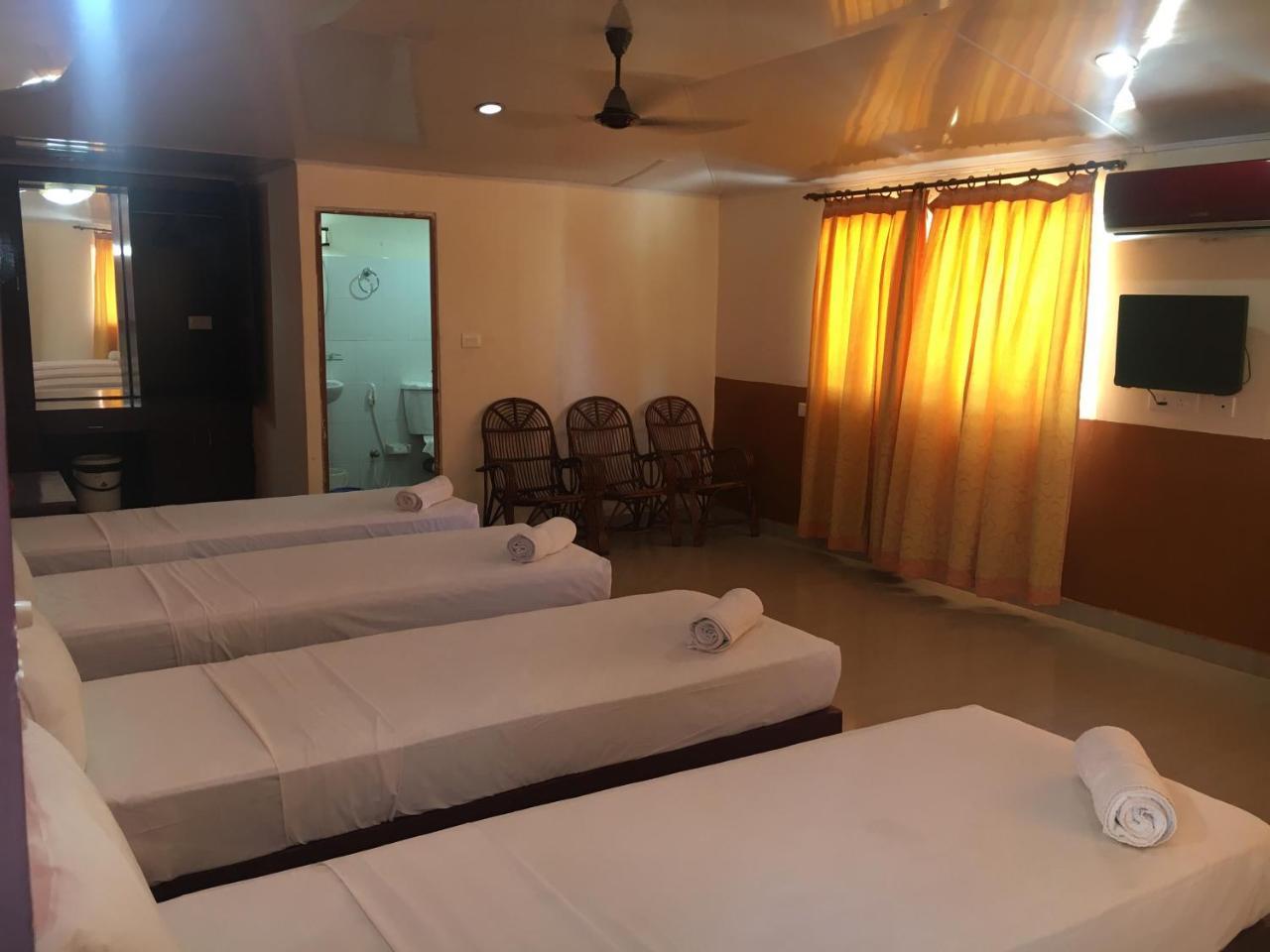 นิว โควาลัม บีช โฮเต็ล Hotel โกวาลัม ภายนอก รูปภาพ